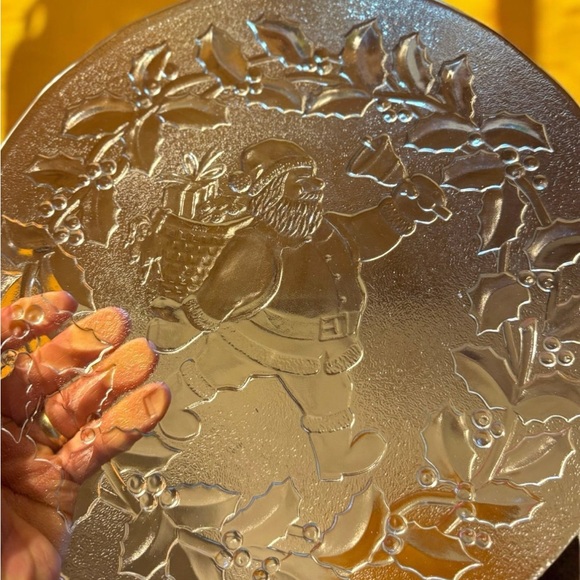 Clear Glass Santa Plate - Picture 2 of 3